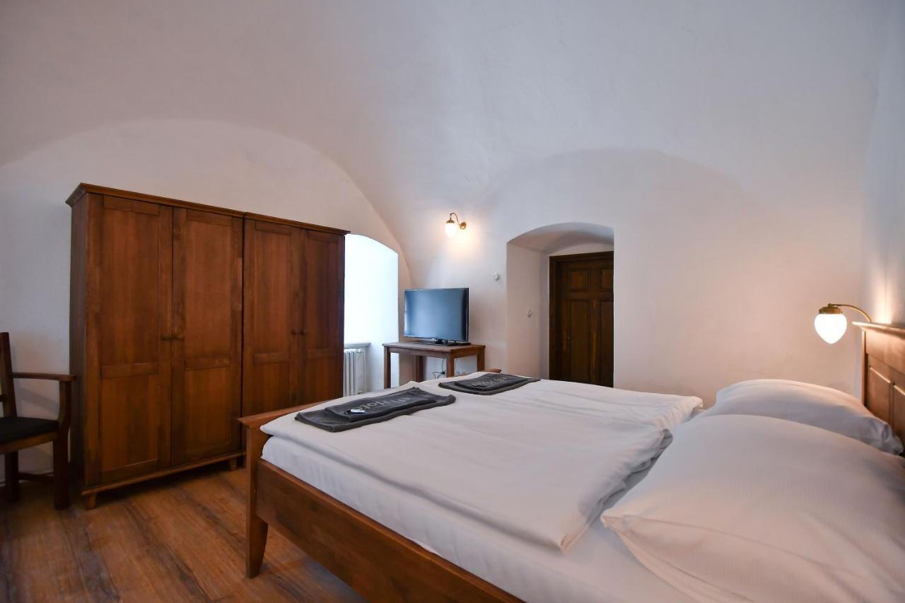 Zamek Racice Hotel Luaran gambar