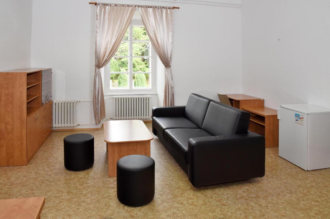 Zamek Racice Hotel Luaran gambar