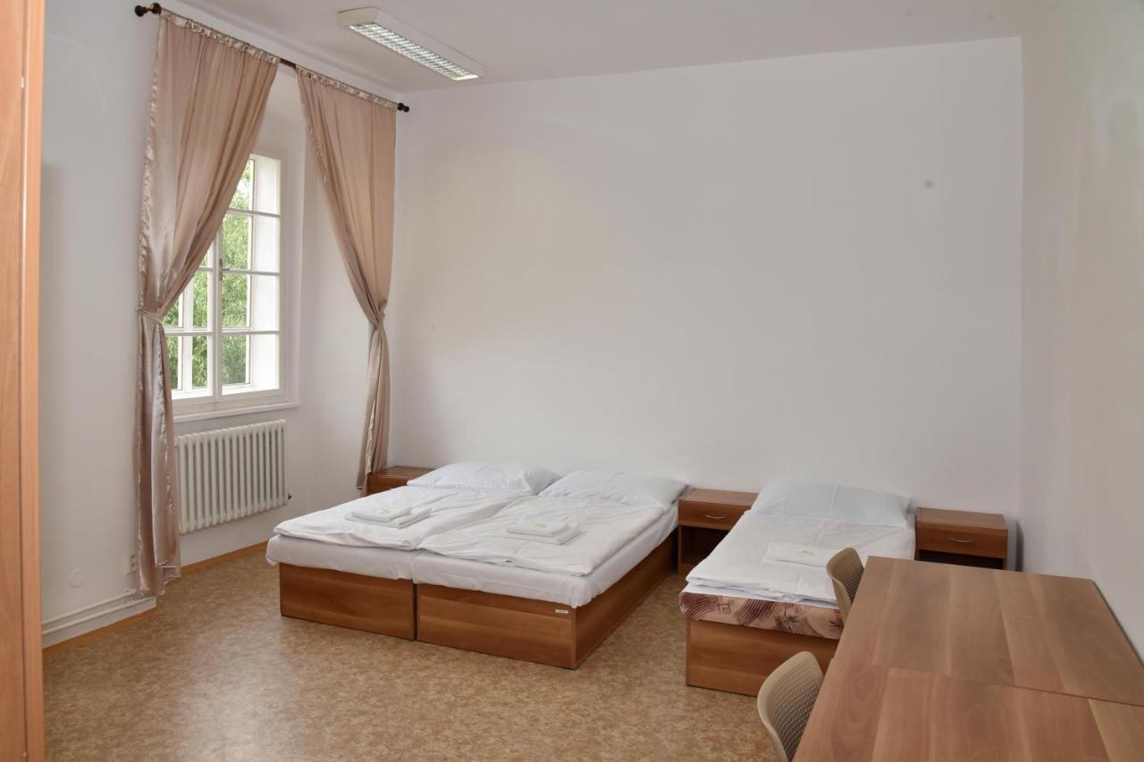 Zamek Racice Hotel Luaran gambar
