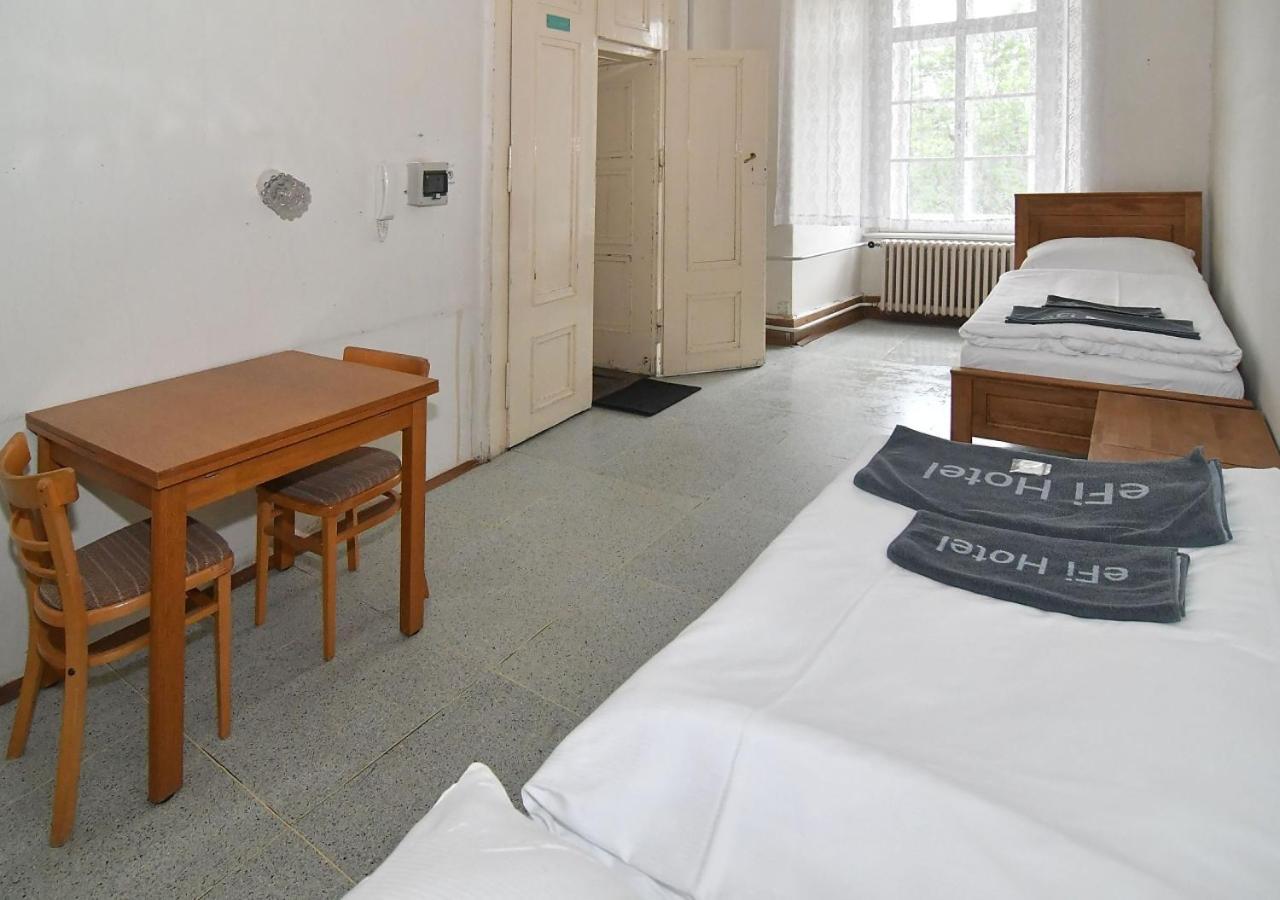 Zamek Racice Hotel Luaran gambar